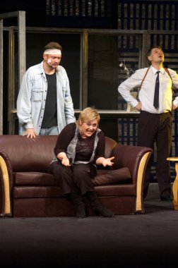 DNEPROPETROVSK, UKRAINE - 17 ARALIK: Dnepropetrovsk Devlet Tiyatrosu üyeleri 17 Aralık 2011 'de Dnepropetrovsk, Ukrayna' da 