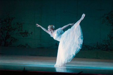 DNEPROPETROVSK, UKRAINE - 25 Mart: Dnepropetrovsk Devlet Opera ve Bale Tiyatrosu üyeleri 25 Mart 2012 'de Dnepropetrovsk, Ukrayna' da 