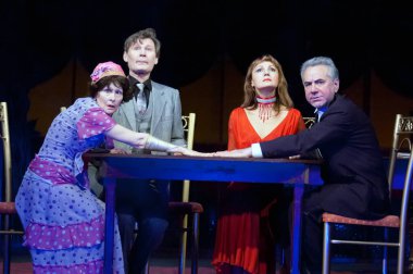 DNEPROPETROVSK, UKRAINE - NOVEMBER 19: Dnepropetrovsk Devlet Tiyatrosu üyeleri 19 Kasım 2006 'da Dnepropetrovsk, Ukrayna' da 