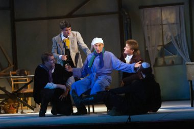 DNIPROPETROVSK, UKRAINE MAYIS 27: Dnepropetrovsk Devlet Opera ve Bale Tiyatrosu üyeleri 27 Mayıs 2012 'de Dnipropetrovsk, Ukrayna' da 