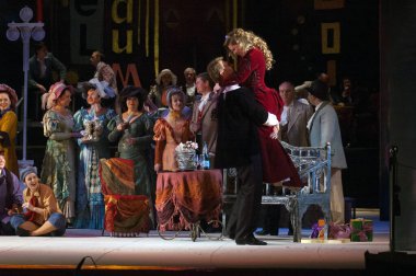 DNIPROPETROVSK, UKRAINE MAYIS 27: Dnepropetrovsk Devlet Opera ve Bale Tiyatrosu üyeleri 27 Mayıs 2012 'de Dnipropetrovsk, Ukrayna' da 