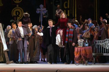 DNIPROPETROVSK, UKRAINE MAYIS 27: Dnepropetrovsk Devlet Opera ve Bale Tiyatrosu üyeleri 27 Mayıs 2012 'de Dnipropetrovsk, Ukrayna' da 