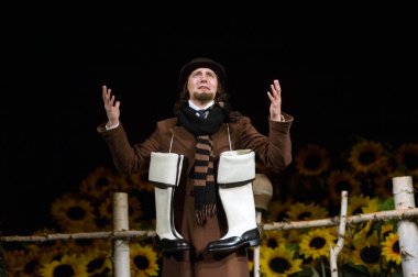 DNEPROPETROVSK, UKRAINE - NOVEMBER 28: Dnepropetrovsk Devlet Tiyatrosu üyeleri 28 Kasım 2009 'da Ukrayna' nın başkenti Dnepropetrovsk 'ta 