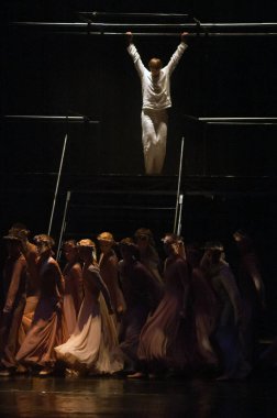 DNIPROPETROVSK, UKRAINE SEPTEMBER 25: Dnepropetrovsk Devlet Opera ve Bale Tiyatrosu üyeleri 25 Eylül 2012 'de Ukrayna' nın Dnipropetrovsk kentinde 