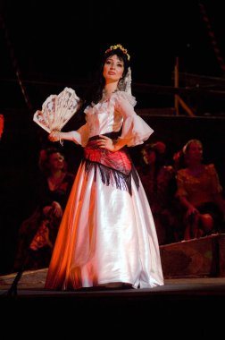 DNIPROPETROVSK, UKRAINE 3 Haziran: Dnepropetrovsk Devlet Opera ve Bale Tiyatrosu üyeleri 3 Haziran 2011 'de Dnipropetrovsk, Ukrayna' da 