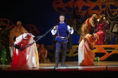 DNIPROPETROVSK, UKRAINE JANUARY 5: Dnepropetrovsk Devlet Opera ve Bale Tiyatrosu üyeleri 5 Ocak 2011 'de Dnipropetrovsk, Ukrayna' da 
