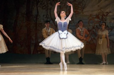 DNEPROPETROVSK, UKRAINE - 25 Mart: Dnepropetrovsk Devlet Opera ve Bale Tiyatrosu üyeleri 25 Mart 2012 'de Dnepropetrovsk, Ukrayna' da 