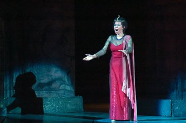 DNIPROPETROVSK, UKRAINE - 6 Ekim: Dnepropetrovsk Devlet Opera ve Bale Tiyatrosu üyeleri 6 Ekim 2012 'de Ukrayna' nın Dnipropetrovsk kentinde Aida 'yı sahneledi. 