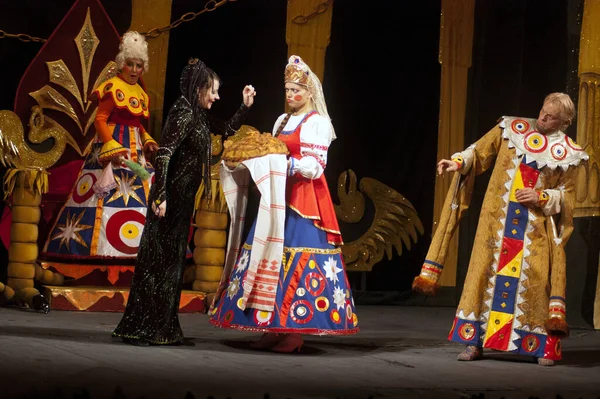 Dnepropetrovsk Ukraine December Members Dnepropetrovsk State Russian Drama Theatre Perform — Stock Photo, Image