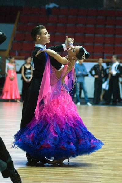 Dnipropetrovsk Ucrânia Setembro Casal Dança Não Identificado Uma Pose Dança — Fotografia de Stock