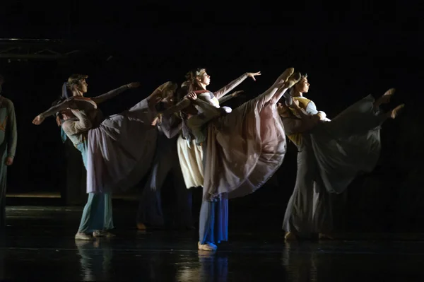 Dnipropetrovsk Ukraine September Members Dnepropetrovsk State Opera Ballet Theatre Perform — Stock Photo, Image