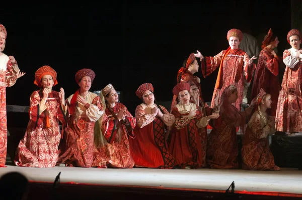 Dnipropetrovsk Ukraine January Members Dnepropetrovsk State Opera Ballet Theatre Perform — Stock Photo, Image