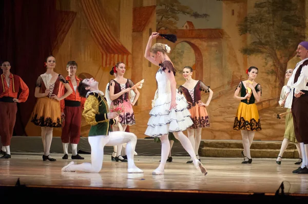 Dnepropetrovsk Ukraine Juni Medlemmar Dnepropetrovsk State Opera Och Balett Theatre — Stockfoto