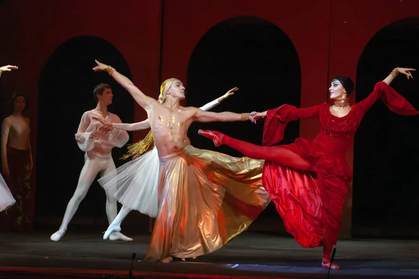 Dnepropetrovsk Ukraine November Members Dnepropetrovsk State Opera Ballet Theatre Play — 图库照片