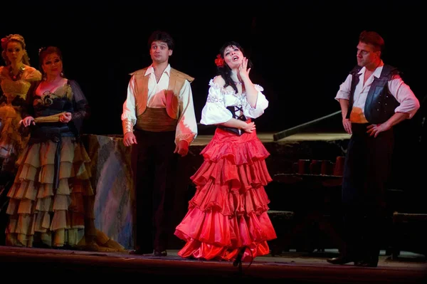 Dnipropetrovsk Ukraine June Members Dnepropetrovsk State Opera Ballet Theatre Perform — Stock Photo, Image