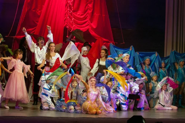 Dnipropetrovsk Ucrania Diciembre Niños Identificados Años Edad Realizan Espectáculo Musical — Foto de Stock