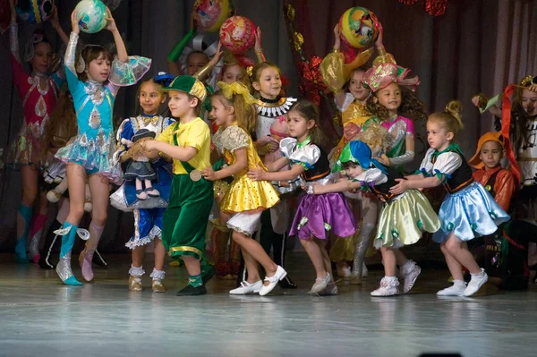 Dnepropetrovsk Ukraine Juni Unbekannte Kinder Alter Von Jahren Führen Juni — Stockfoto