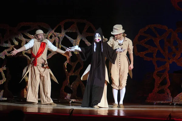 Dnipropetrowsk Ukraine Styczeń Członkowie Państwowego Teatru Opery Baletu Dniepropietrowsku Wykonują — Zdjęcie stockowe