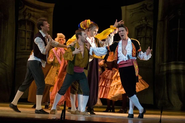Dnipropetrovsk Ukraine Czerwiec Członkowie Dniepropietrowskiego Teatru Opery Baletu Wykonują Fryzjera — Zdjęcie stockowe
