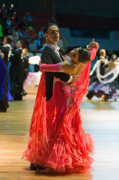 Dnipropetrovsk Ucraina Settembre Una Coppia Danza Non Identificata Posa Ballo — Foto Stock