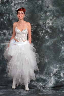 DNEPROPETROVSK, UKRAINE - 28 Mart 2008 'de Ukrayna' nın başkenti Dnepropetrovsk 'ta kuaförlük, tırnak estetiği dallarında kulise hazırlanır ve UKRAINE' ın Genç Yetenekleri 'ni çeker.