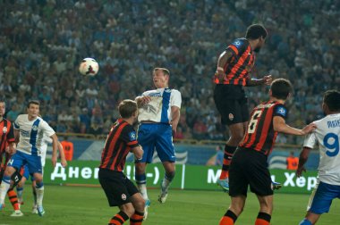 DNIPROPETPOVSK, UKRAINE - 6 Ekim 2013 Ukrayna Şampiyonası maçından önce Dnipro Stadyumu FC Dnepr-FC Metalist maçı, DnIpropetrovsk, Ukrayna