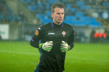 DNIPROPETPOVSK, UKRAINE - 6 Ekim 2013 Ukrayna Şampiyonası maçından önce Dnipro Stadyumu FC Dnepr-FC Metalist maçı, DnIpropetrovsk, Ukrayna