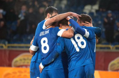 DNIPROPETROVSK, UKRAINE - DEC. 6: FC Dnipro Dnipropetrovsk oyuncuları, 6 Aralık 2012 tarihinde UEFA Avrupa Ligi sahne maçında UEFA AIK 'e karşı oynanan skor maçını kutladı.