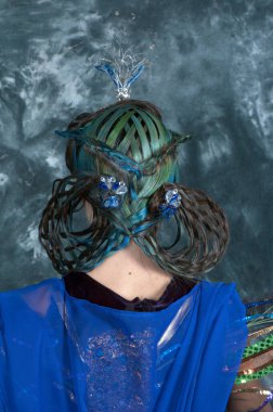 DNEPROPETROVSK, UKRAINE - 28 Mart 2008 'de Ukrayna' nın başkenti Dnepropetrovsk 'ta kuaförlük, tırnak estetiği dallarında kulise hazırlanır ve UKRAINE' ın Genç Yetenekleri 'ni çeker.