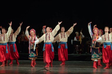 DNIPROPETROVSK, UKRAINE - 3 Nisan 2016: Folklor Topluluğu Üyeleri