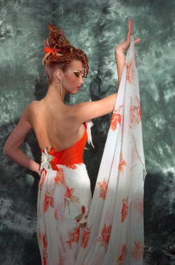 DNEPROPETROVSK, UKRAINE - 28 Mart 2008 'de Ukrayna' nın başkenti Dnepropetrovsk 'ta kuaförlük, tırnak estetiği dallarında kulise hazırlanır ve UKRAINE' ın Genç Yetenekleri 'ni çeker.