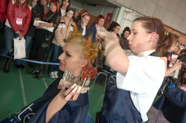 Dnepropetrovsk Ukraine March Stylist His Model Prepar Championship Hair Dressing — 스톡 사진