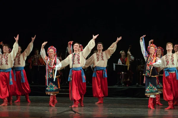 Dnipropetrovsk Ukraine April 2016 Members Folklore Ensembl — 스톡 사진