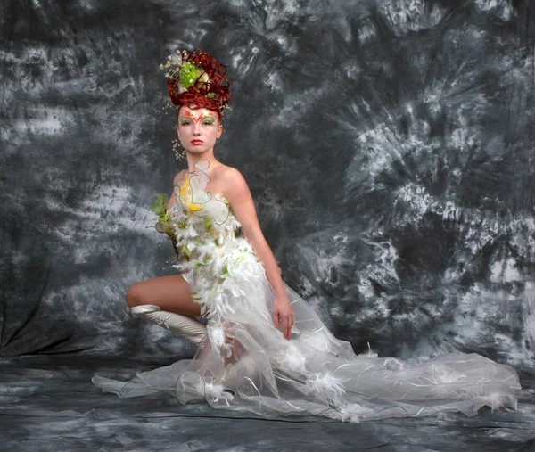 Dnepropetrovsk Ukraine Marca Model Przygotowuje Kulisami Podczas Mistrzostw Fryzjerstwie Estetyce — Zdjęcie stockowe
