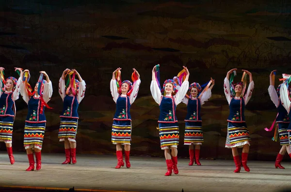 Dnipropetrovsk Ucraina Novembre Membri Del Folklore Ensemble Slavutych Esibiscono Ucraina — Foto Stock