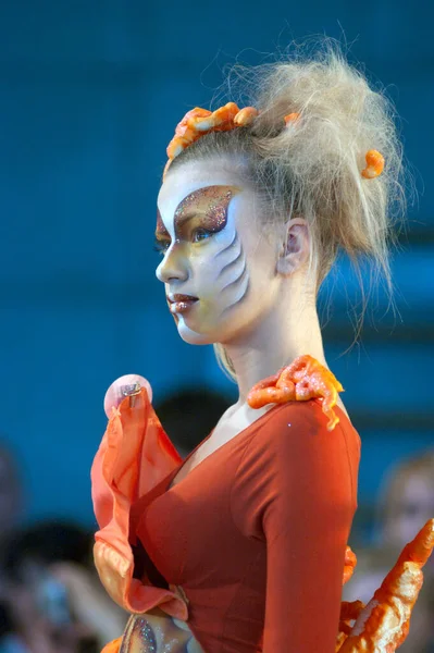 Dnepropetrovsk Ukraine 3月22 モデルは 美容上の選手権中に舞台裏を準備します ネイル美学とマッハでウクライナの若い才能を作る22 2007ドネプロペトロフスクで ウクライナ — ストック写真
