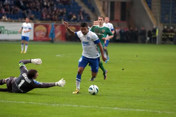 Dnepropetrovsk Ucrania Abril Mateus Del Dnipro Lucha Por Balón Con — Foto de Stock