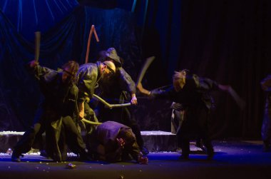 DNIPROPETROVSK, UKRAINE - 22 MAYIS: Dnepropetrovsk Devlet Tiyatrosu üyeleri 22 Mayıs 2015 'te Dnipropetrovsk, Ukrayna' da