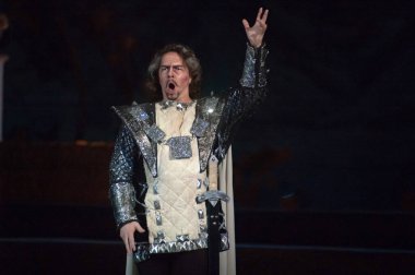 DNIPROPETROVSK, UKRAINE SEPTEMBER 26: Dnepropetrovsk Devlet Opera ve Bale Tiyatrosu üyeleri IOLANTA 'yı 26 Eylül 2013' te Ukrayna 'nın Dnipropetrovsk kentinde sahneledi.