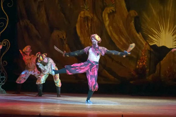 Dnepropetrovsk Ukraine June Members Dnepropetrovsk State Opera Ballet Theatre Perform — Stock Photo, Image