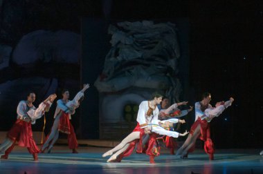 DNEPROPETROVSK, UKRAINE - JANUARY 06: Dnepropetrovsk Opera ve Bale Tiyatrosu 'nun Dnepropetrovsk, Ukrayna' da gerçekleştirdiği Noel balesinden önceki gece.