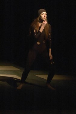 DNIPROPETROVSK, UKRAINI - 20 HAZİRAN: Dnepropetrovsk Gençlik Tiyatrosu Verim üyeleri 20 Ocak 2013 'te Dnepropetrovsk, Ukrayna' da 