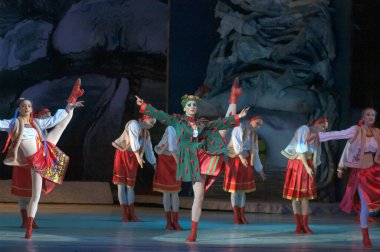 DNEPROPETROVSK, UKRAINE - JANUARY 06: Dnepropetrovsk Opera ve Bale Tiyatrosu 'nun Dnepropetrovsk, Ukrayna' da gerçekleştirdiği Noel balesinden önceki gece.