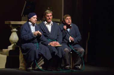 DNIPROPETROVSK, UKRAINE - 4 Haziran: Dnepropetrovsk Devlet Tiyatrosu Üyeleri 4 Haziran 2015 tarihinde Dnipropetrovsk, Ukrayna 'da Rüzgâr' ı sahneledi