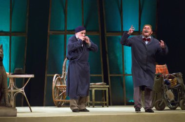 DNIPROPETROVSK, UKRAINE - 4 Haziran: Dnepropetrovsk Devlet Tiyatrosu Üyeleri 4 Haziran 2015 tarihinde Dnipropetrovsk, Ukrayna 'da Rüzgâr' ı sahneledi