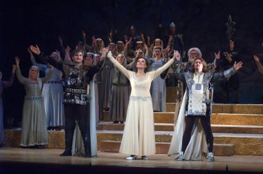 DNIPROPETROVSK, UKRAINE SEPTEMBER 26: Dnepropetrovsk Devlet Opera ve Bale Tiyatrosu üyeleri IOLANTA 'yı 26 Eylül 2013' te Ukrayna 'nın Dnipropetrovsk kentinde sahneledi.