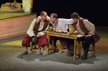  DNIPROPETROVSK, UKRAINE - FABRUARY 21: Dnipropetrovsk Gençlik Tiyatrosu Üyeleri VERIM 21 Şubat 2015 tarihinde DULCINEA TOBOSSKAYA 'yı Dnipropetrovsk, Ukrayna' da sahneledi