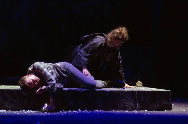 DNIPROPETROVSK, UKRAINE - 22 MAYIS: Dnepropetrovsk Devlet Tiyatrosu üyeleri 22 Mayıs 2015 'te Dnipropetrovsk, Ukrayna' da