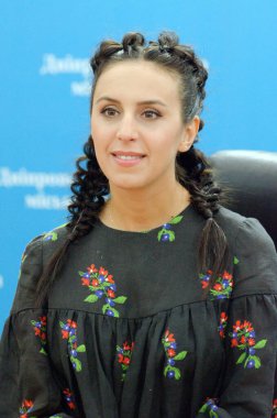 DNIPRO, UKRAINE - 10 Eylül 2016: Dinyeper 'deki Jazz festivalinde düzenlenen basın toplantısında ünlü Ukraynalı şarkıcı Jamala.