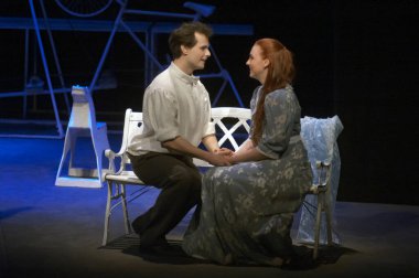 DNIPROPETROVSK, UKRAINE - 31 Mart: Dnepropetrovsk Gençlik Tiyatrosu üyeleri Verim, 31 Mart 2013 tarihinde Ukrayna 'nın Dnipropetrovsk kentinde martı sahneledi 